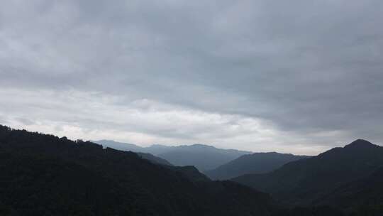 四川周边眺远山、山川巍峨