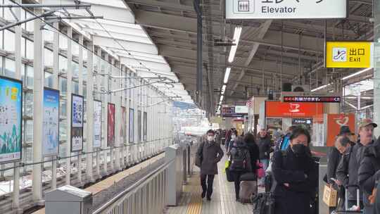 日本京都新干线高铁站台