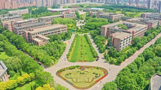 中国辽宁沈阳工程学院航拍春夏天的大学校园