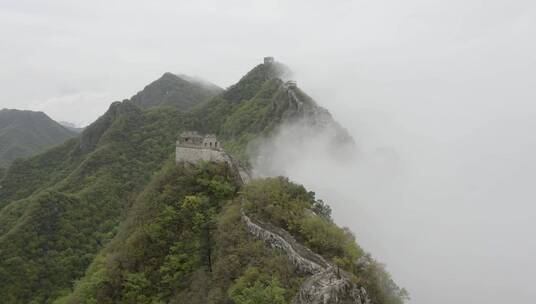 北京箭扣古长城夏季云海航拍风光