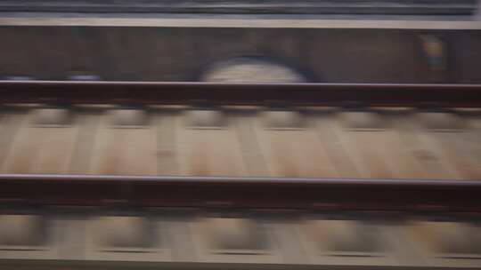 火车轨道行驶中的火车铁轨铁路视频素材模板下载