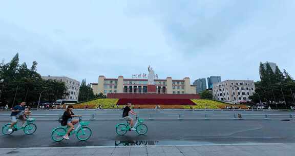 高清实拍四川成都天府广场毛主席四川科技馆