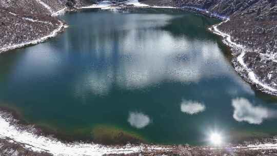 航拍雪后的川西贡嘎山乡高原海子风光