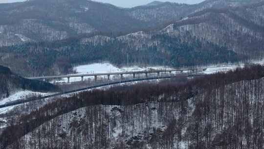 航拍冬季牡丹江市横道河子雪国列车