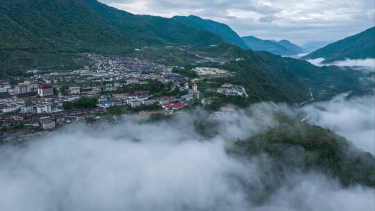 西藏林芝墨脱县城雅鲁藏布江风光航拍延时