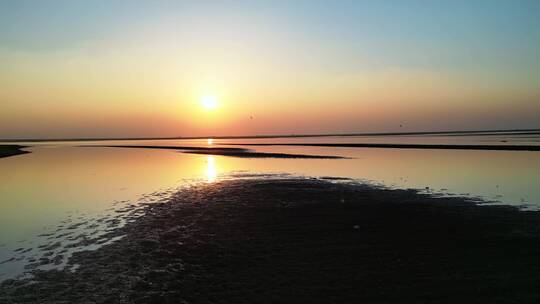 海滩日出，湖面日出