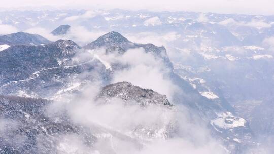 4k航拍恩施雪山雾凇峡谷风光