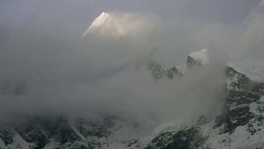 航拍西藏南加巴瓦雪山雅鲁藏布江合集