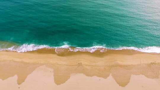 美丽大海沙滩海浪