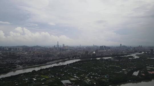 雨后的城镇