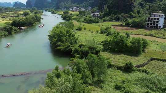 航拍桂林阳朔遇龙河十里画廊竹筏漂流稻田