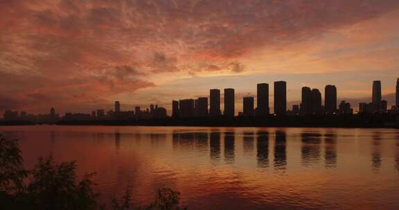 长沙湘江畔大气朝霞02