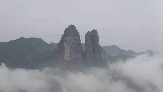 浙江衢州江郎山云雾缭绕航拍环绕