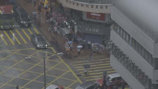 雨中香港街景