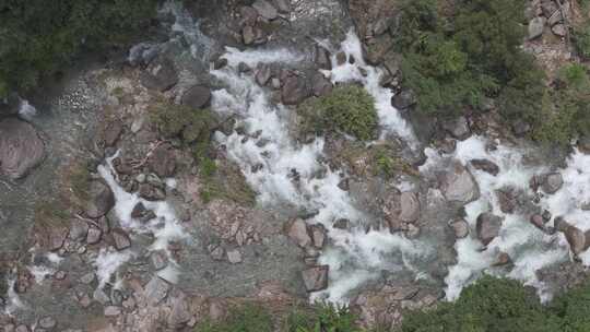 瀑布水流山泉水大自然自然风景自然风光