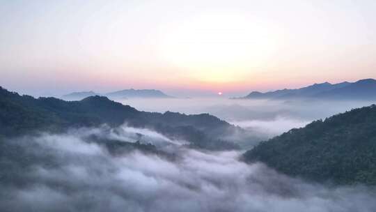 乡村田园美丽景色日出东方云海