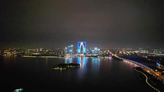 江苏苏州工业园区国金中心苏州之门夜景灯光