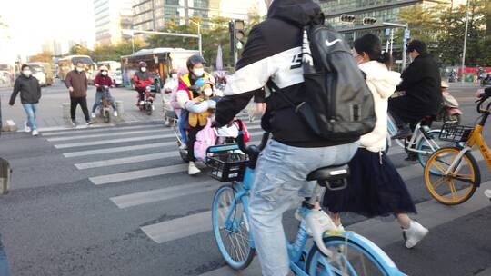 电瓶车 电动车 穿梭 交通  共享单车