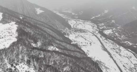 佐治亚州帕萨诺里美丽雪山的鸟瞰图