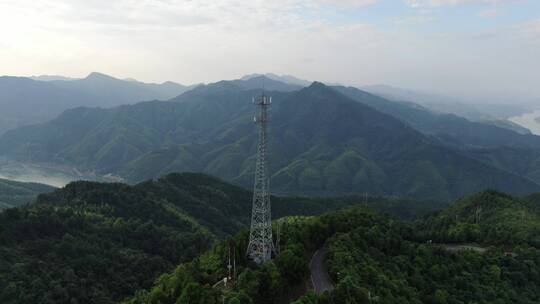 航拍大山中5G信号塔视频素材模板下载