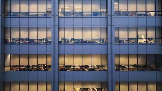 办公楼内加班场景