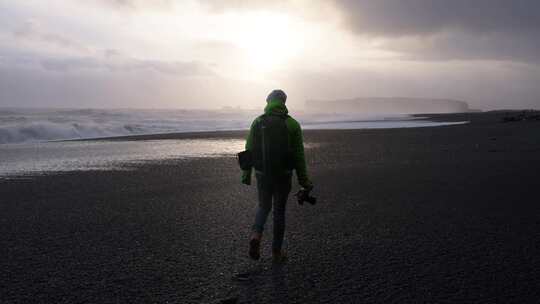 Reynisdrangar Beach，