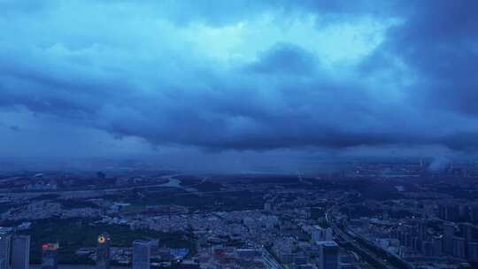 雨季强对流天气的广州航拍