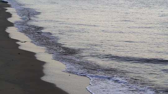 沙滩海水特写潮汐浪花拍打海岸海边涨潮退潮