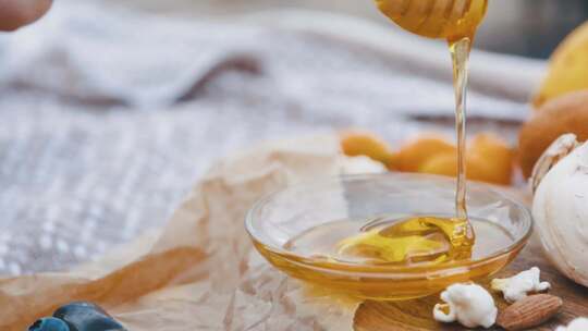 从蜜蜂采蜜到蜂蜜展示'