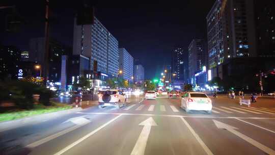 夜晚马路空镜头