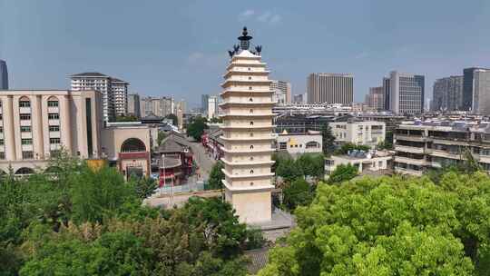 云南昆明东西寺塔航拍古建筑城市风光