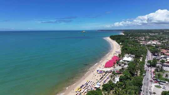 巴西巴伊亚港塞古罗的塔帕普亚海滩。海滩景