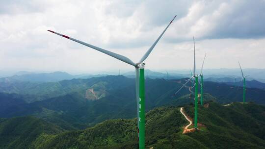 中广核广宁风电场航拍近景左环绕视频素材模板下载