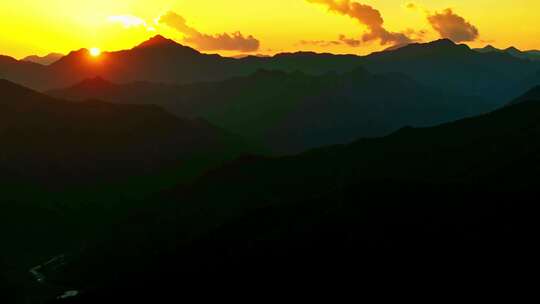 群山 秦岭落日