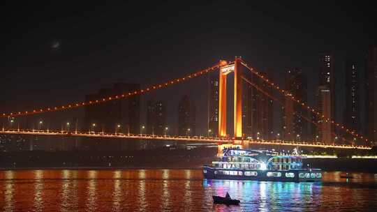 武汉鹦鹉洲长江大桥夜景游船