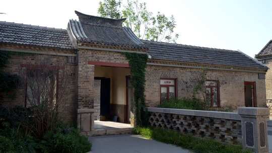 济南上新街/脸谱和相机/古朴风格古建筑外观