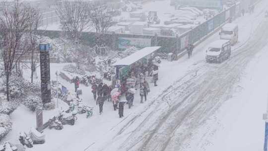 4k航拍城市特大暴雪