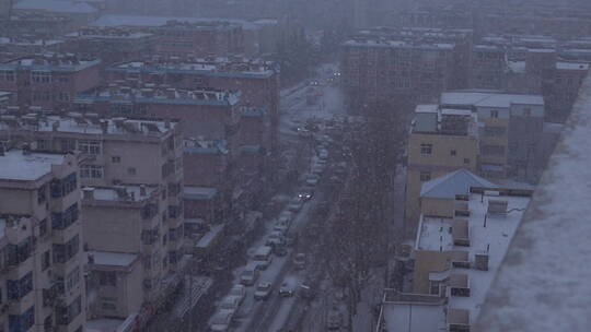 俯拍下雪天城市道路1