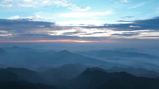 大气山峰森林航拍山川云海山脉壮丽山河风光