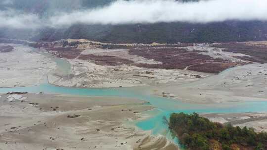 清晨云海日出云层山顶山林山峰云雾缭绕风景