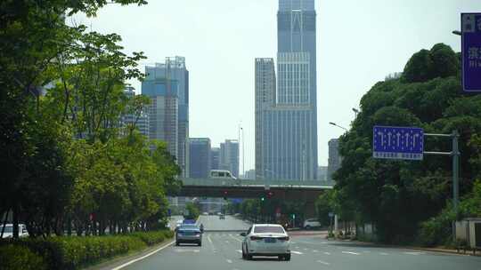 开车行驶在长沙道路第一视角城市驾驶汽车