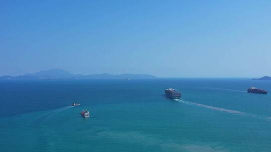 深港海湾海运货船出港海上运输H