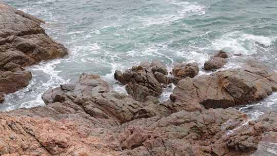 深圳海岸线-大梅沙礁石风起浪涌