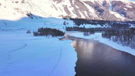 航拍新疆雪山风光