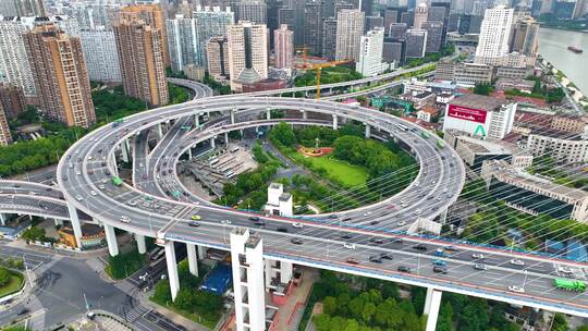 上海市黄浦区高楼大厦黄浦江南浦大桥桥梁车