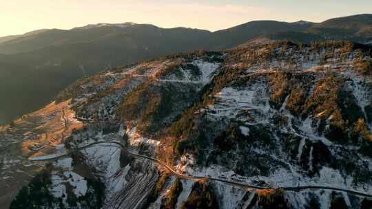 云南香格里拉雪山公路