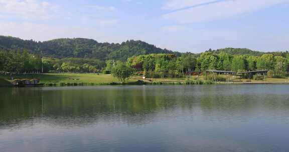 春天溧阳燕山公园美丽湖水绿色森林城市绿化