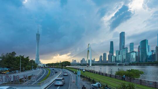 暴雨来临时的广州塔与珠江新城延时风光