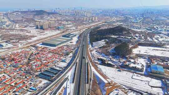 航拍冬季雪后城市立交桥城市风景视频素材