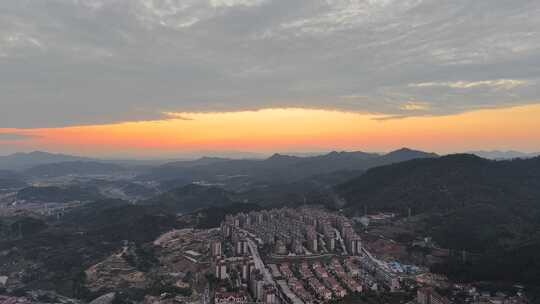 大山夕阳晚霞航拍